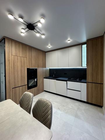 Європейська вул., 3