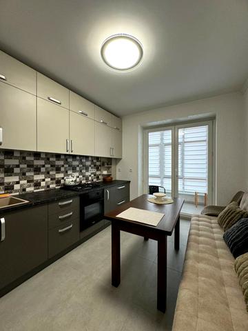 Макогона вул., 25