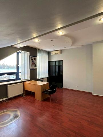 Президента Грушевського просп., 4В