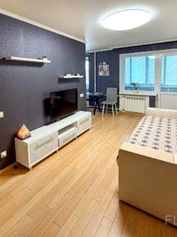 Тульчинська вул., 7