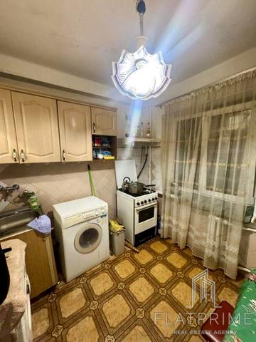 Борщагівська вул., 2