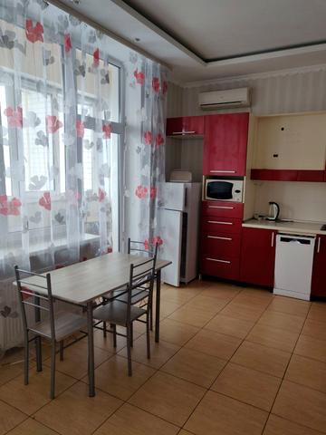 Левка Лукяненка вул. (Василя Жуковського), 3-Г