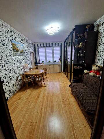 Миколи Зерова вул., 13