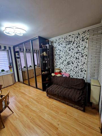 Миколи Зерова вул., 13