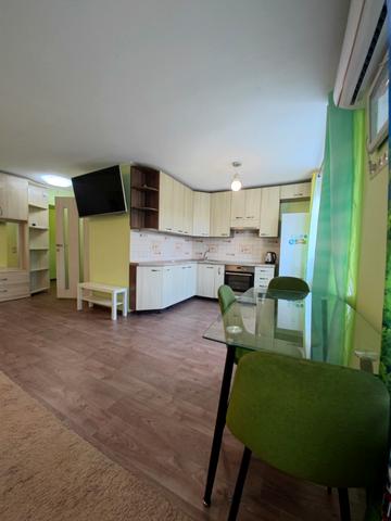 Богдана Хмельницького просп. (Героїв Сталінграда), 16