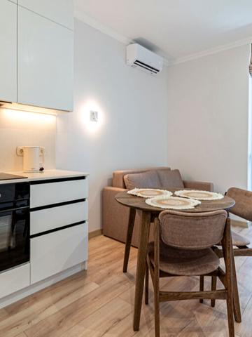 Предславинська вул., 55