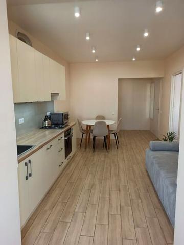 Космічна вул., 3