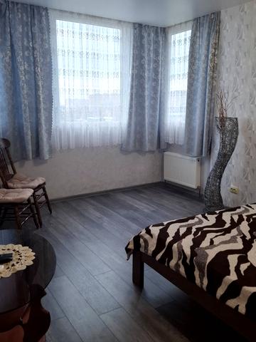 Шкільна вул., 35