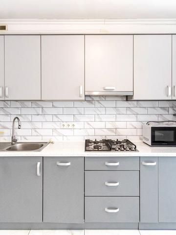 Бельведерська вул., 35