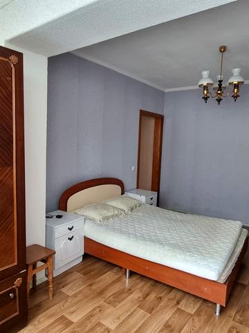 Анни Ахматової вул., 4