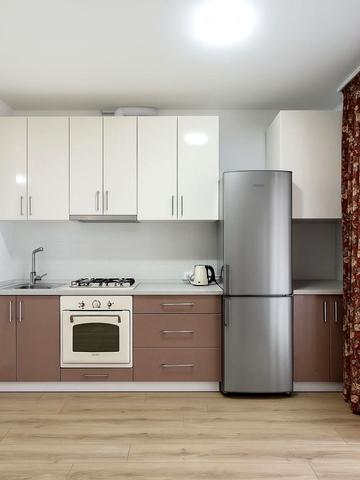 Богдана Хмельницького вул., 231