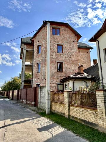 Вівсяна вул., 14