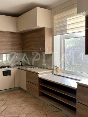 Київська вул., 1