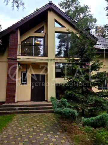 Набережна вул., 1