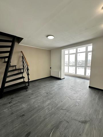 Андрія Сахарова вул., 27-Б