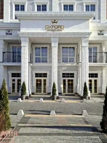 Коцюбинського вул., (Будинок 1)