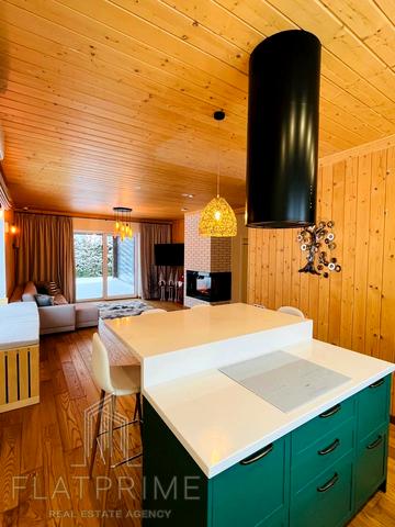 Гетьманська, 12