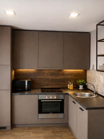 Андрія Мельника вул., (Будинок 7)