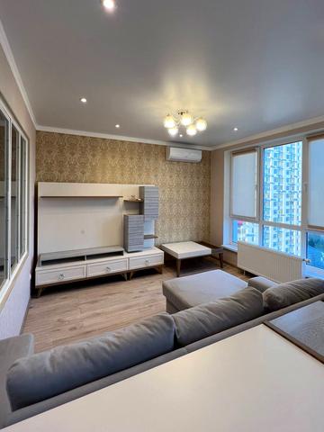 Валерія Лобановського просп. (Червонозоряний), 15/7