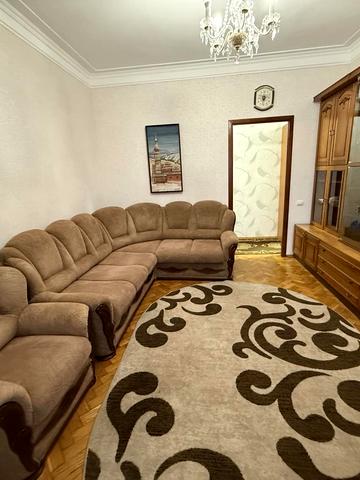 Миколи Міхновського бульв. (Дружби народів), 10