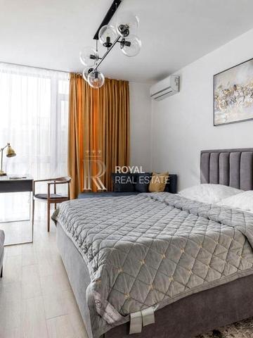 Джона Маккейна вул. (Івана Кудрі), 1-Б