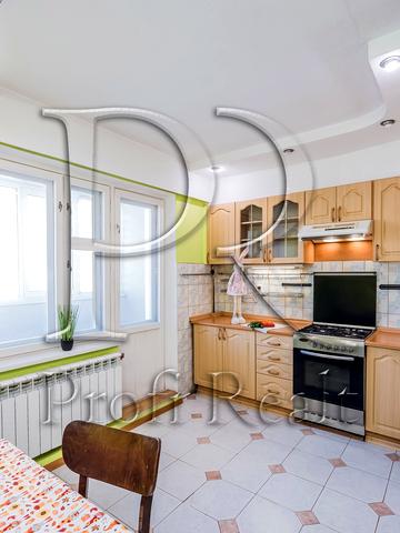 Бориса Гмирі вул., 15