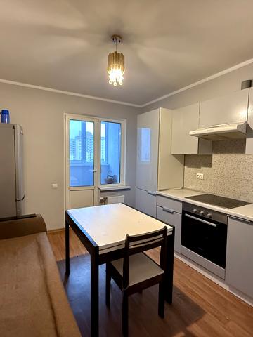 Юлії Здановської вул. (Ломоносова), 85