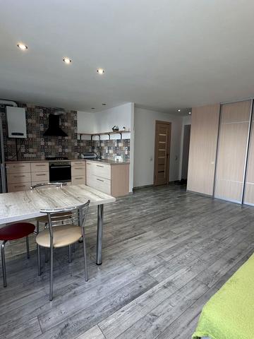 Тролейбусна вул., 5Г