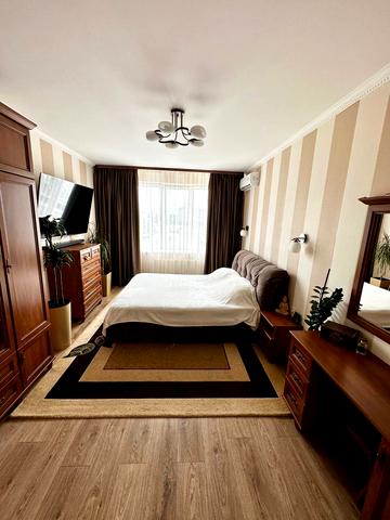 Владислава Бувалкіна вул., (Будинок 2)