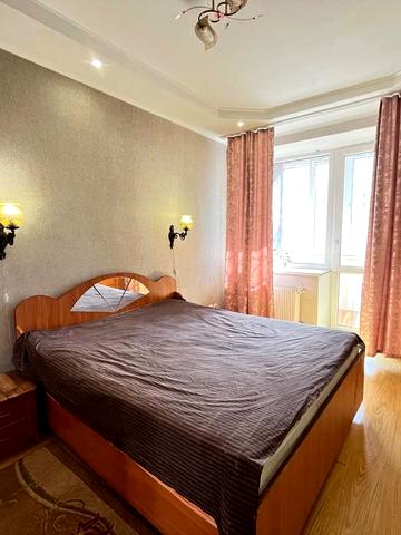 Зодчих вул., 10