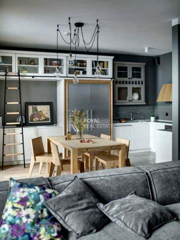 Гоголівська вул., 14