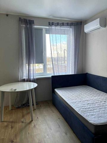 Юнацька вул., 21