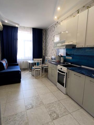 Добровольців вул. (Маршала Говорова), 8