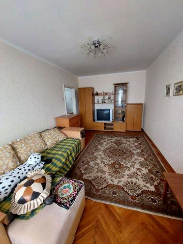 Давида Ойстраха вул. (Затонського), 8