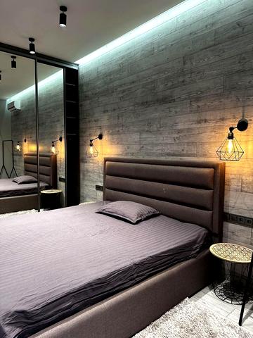 Академіка Філатова вул., 2/1