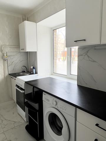 Лесі Українки бульв., 17