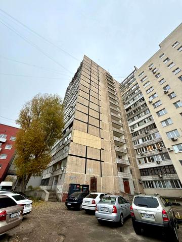 Набережна Перемоги вул., 124