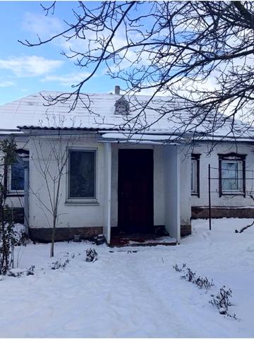 Центральна, 9