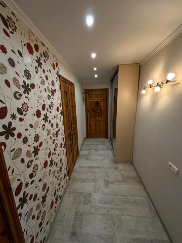 Крошенська вул., 8