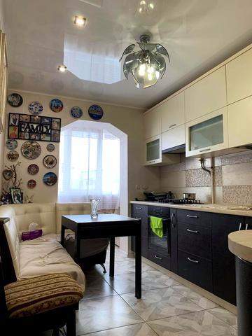 Академіка Корольова вул., 75/1