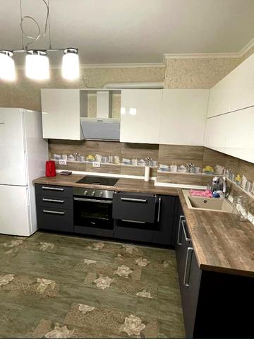 Академіка Глушкова просп., 9-Є