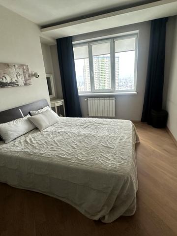 Юрія Шумського вул., 1