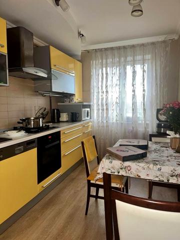 Захисників України вул. (1-го Травня), 5