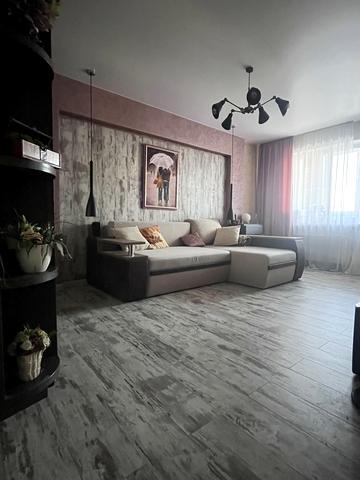 Незалежності бульв. (50 років Жовтня), 14/1