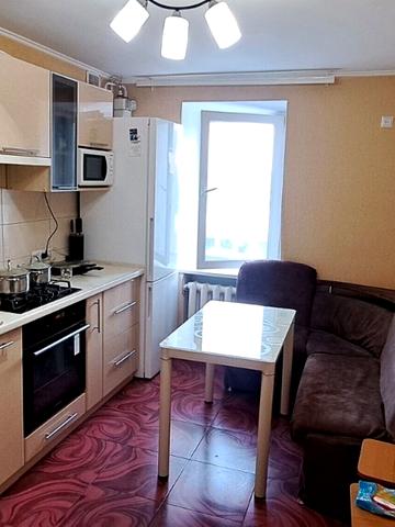 Прибузька вул., 30