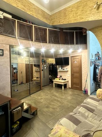 Новоселів вул., 1