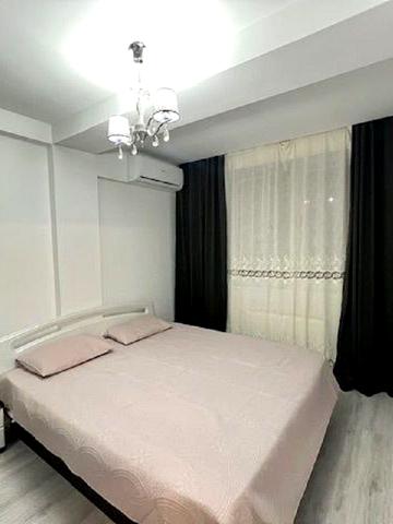 Віталія Нестеренка вул., 1б