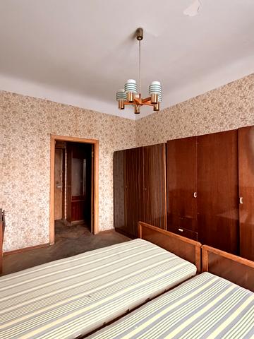 Вишгородська вул., 4