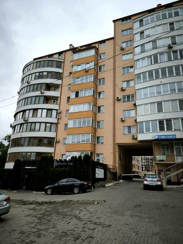 Героїв Майдану вул. (Червоноармійська), 150