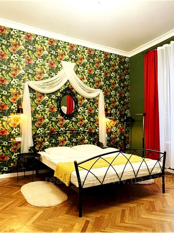 Маєра Балабана вул., 12